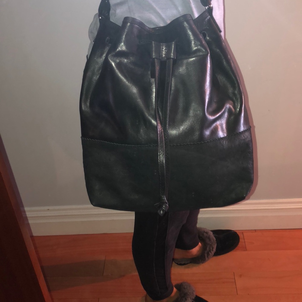 Urbancode London cross body bucket back